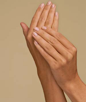 Read more about the article Effective Remedies For Chapped And Rough Hands