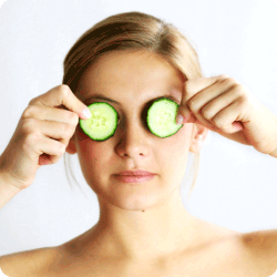 Read more about the article 10 Natural Remedies To Reduce Dark Circles